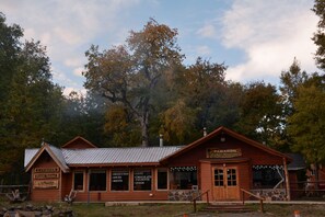Front of property - Hotel Borde Andino (Pinto)