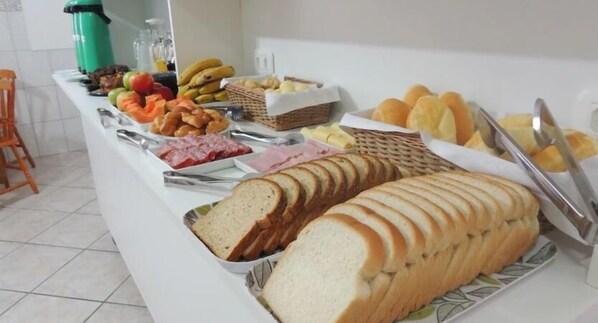 Buffet - Pousada Cinnamon (Canela)