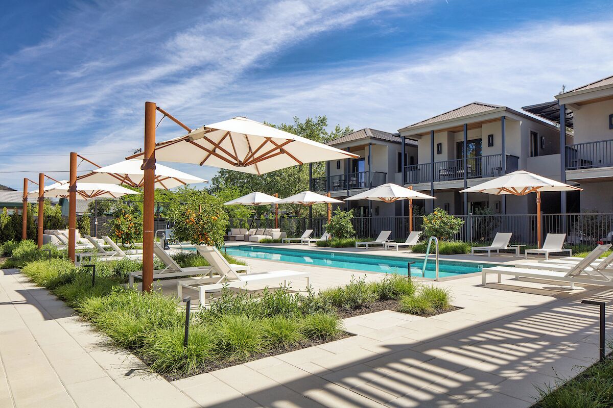 Outdoor pool, pool loungers