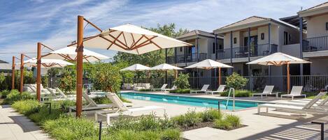 屋外プール、サンラウンジャー