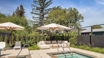 Outdoor pool, pool loungers