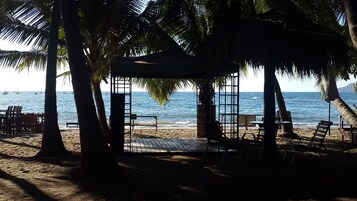 Na praia, massagens na praia 