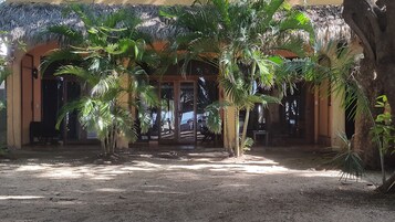 Standard Room with Sea View | 外观