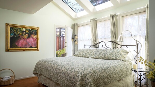 Starry Night (Non-Pet Friendly) | 1 makuuhuone, ylelliset vuodevaatteet, ilmainen Wi-Fi, vuodevaatteet