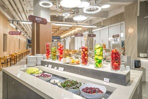 Breakfast served - Ocean to you Resort Sokcho Seorak Beach Hotel and condo (Goseong)