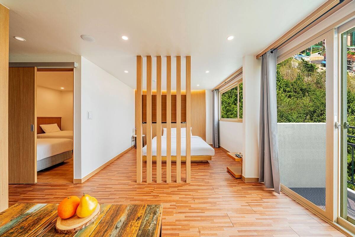 superior forest view suite condo (quad) | premium bedding, blackout curtains, soundproofing, free wifi