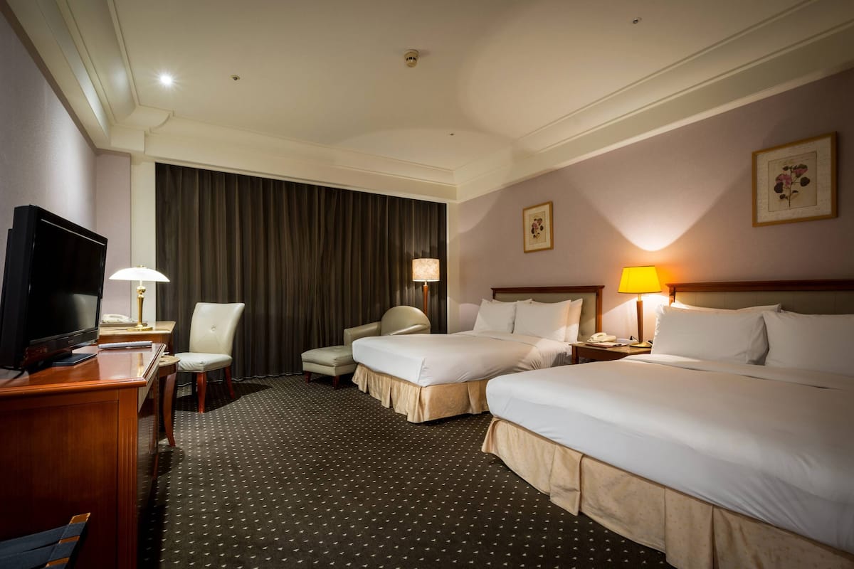 1 bedroom, premium bedding, down duvets, individually decorated