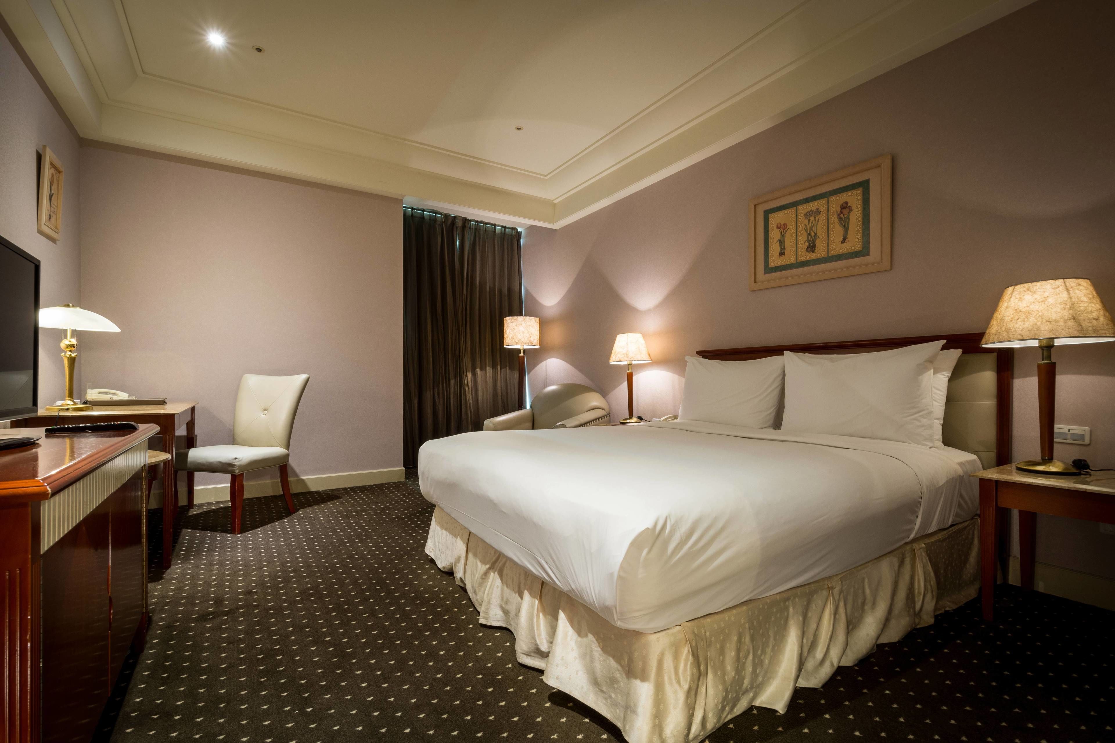 1 bedroom, premium bedding, down duvets, individually decorated