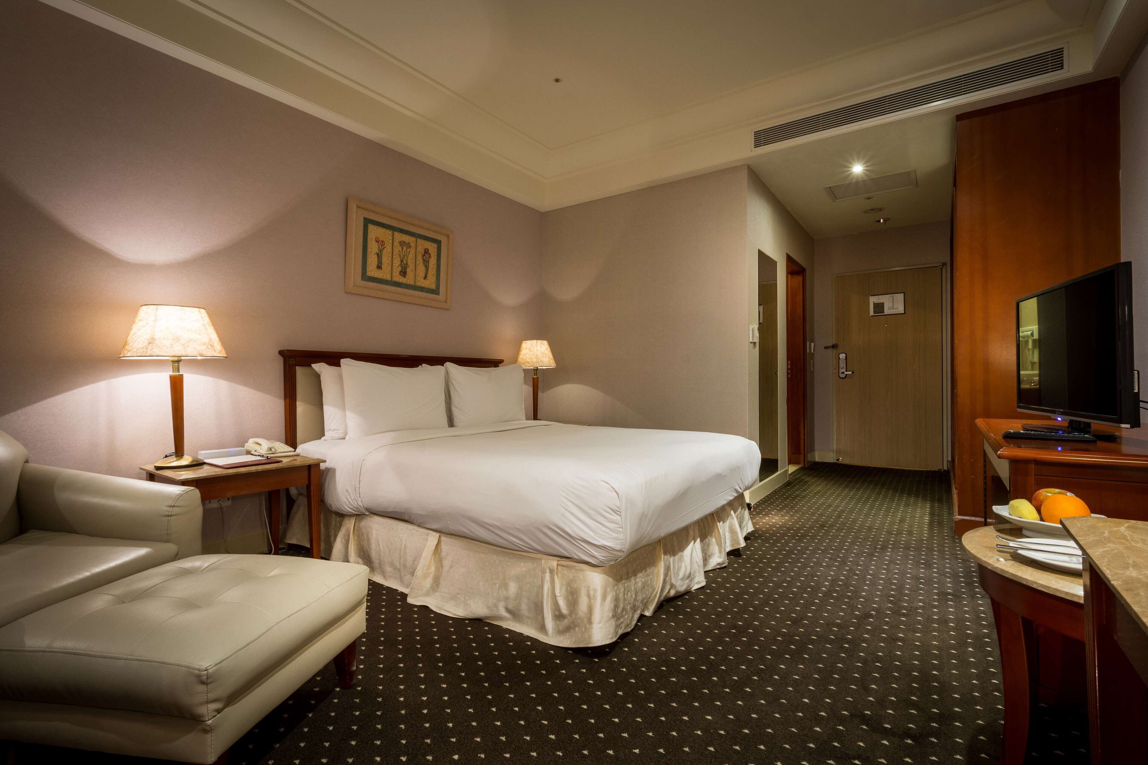 1 bedroom, premium bedding, down duvets, individually decorated