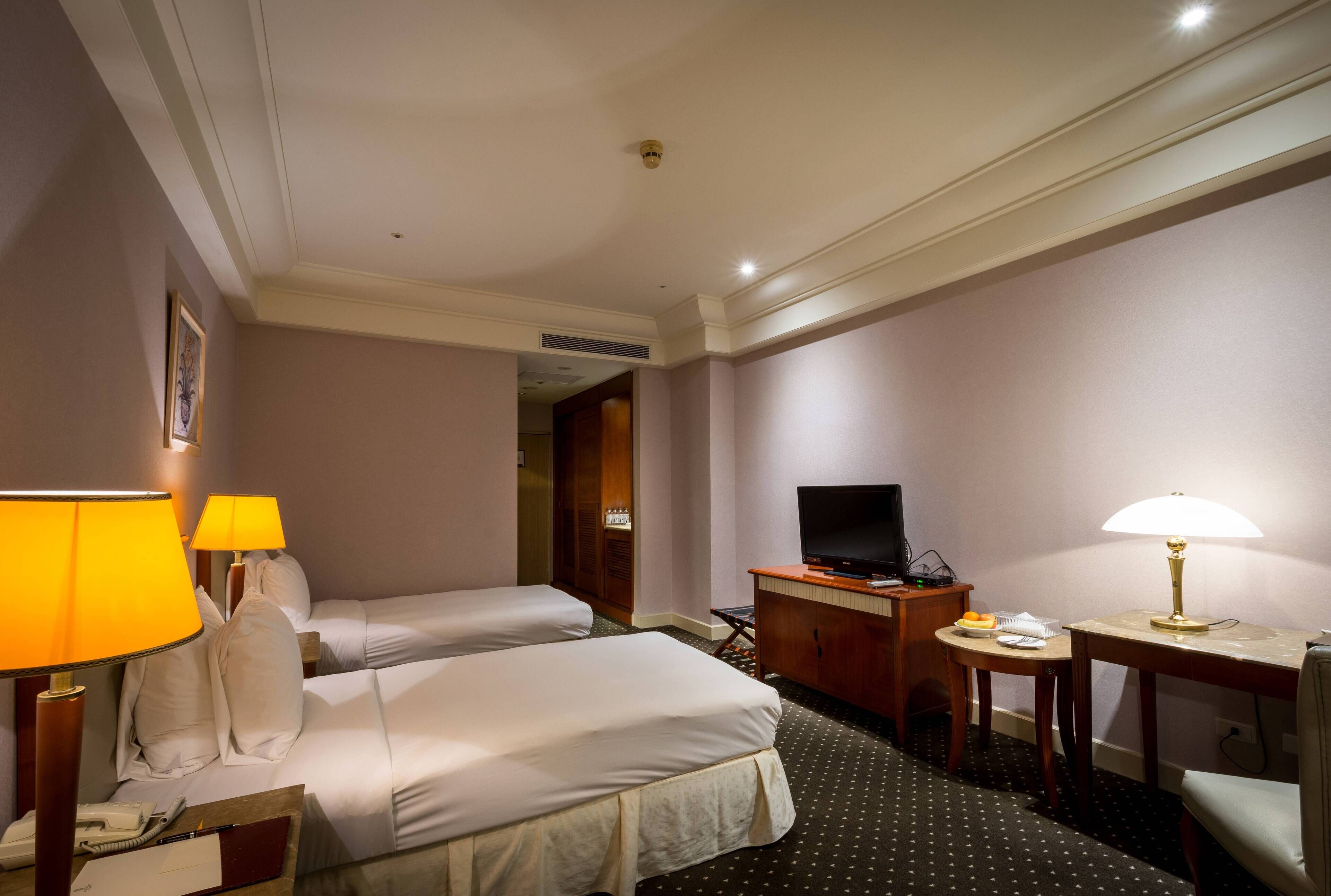 1 bedroom, premium bedding, down duvets, individually decorated