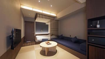 Down comforters, in-room safe, laptop workspace, free WiFi