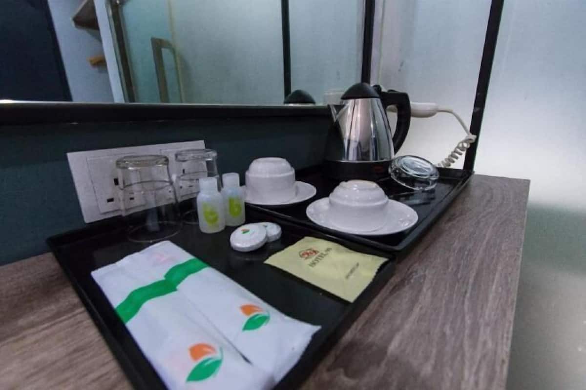Shower, free toiletries, hair dryer, slippers