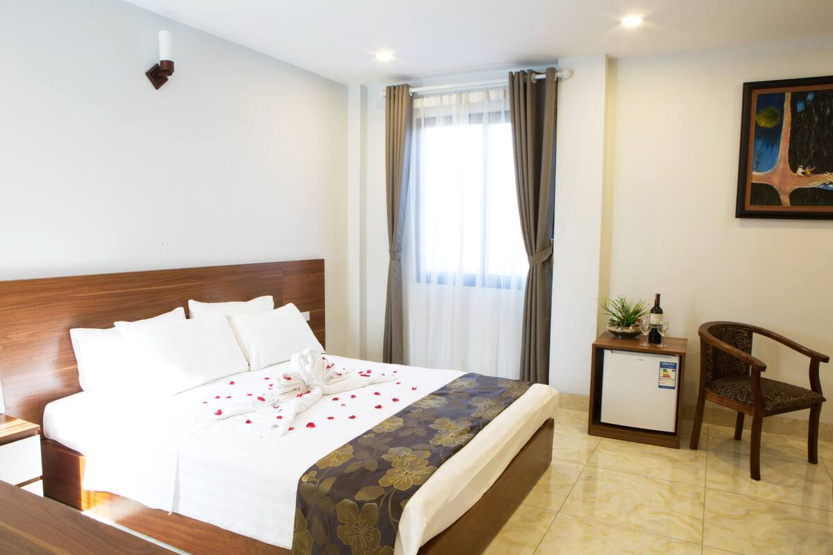 Superior Double Room | Minibar, blackout drapes, soundproofing, WiFi (free)