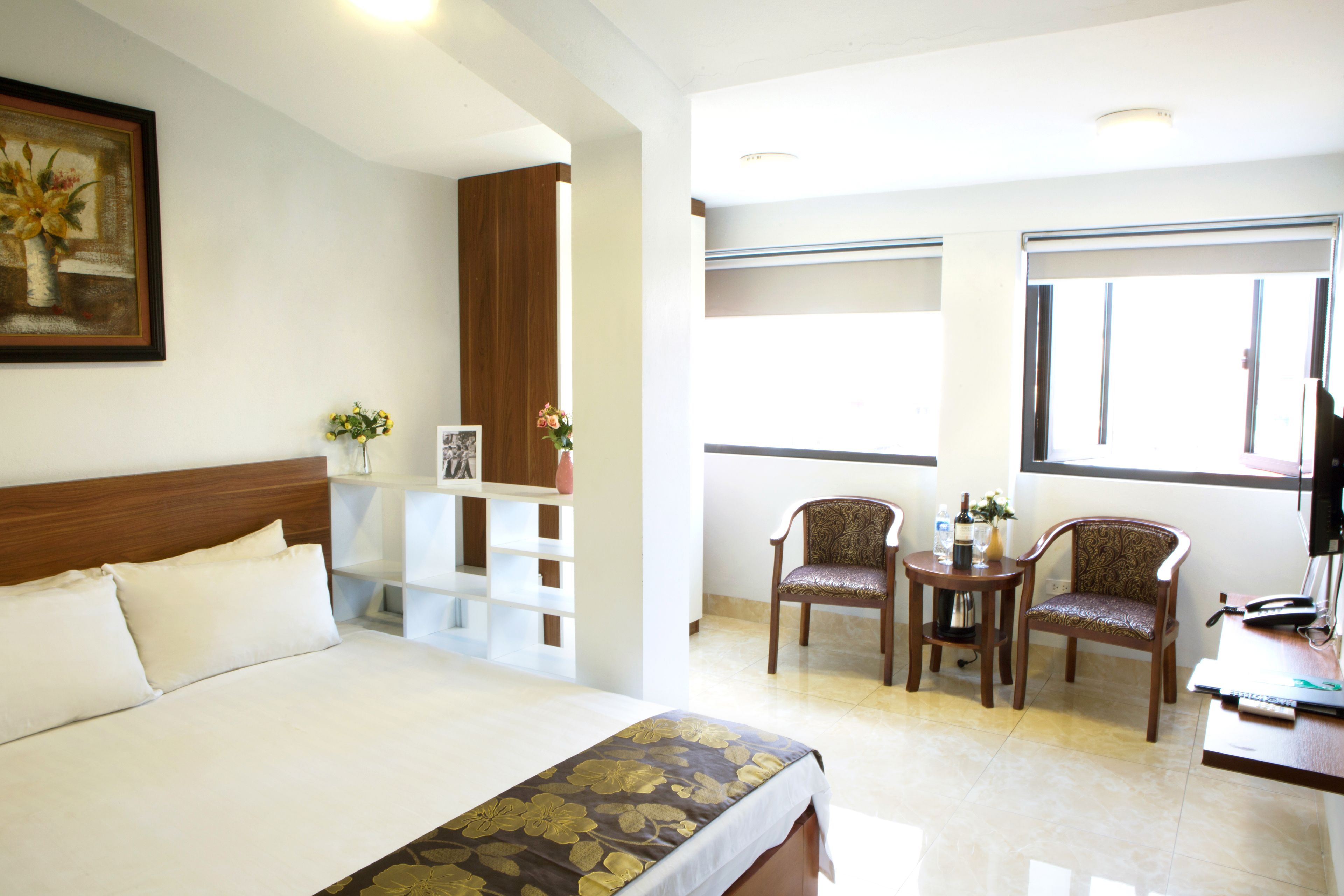 Minibar, cortinas blackout, sistema de insonorización y wifi gratis 