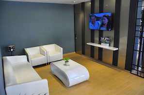 Coin salon dans le hall