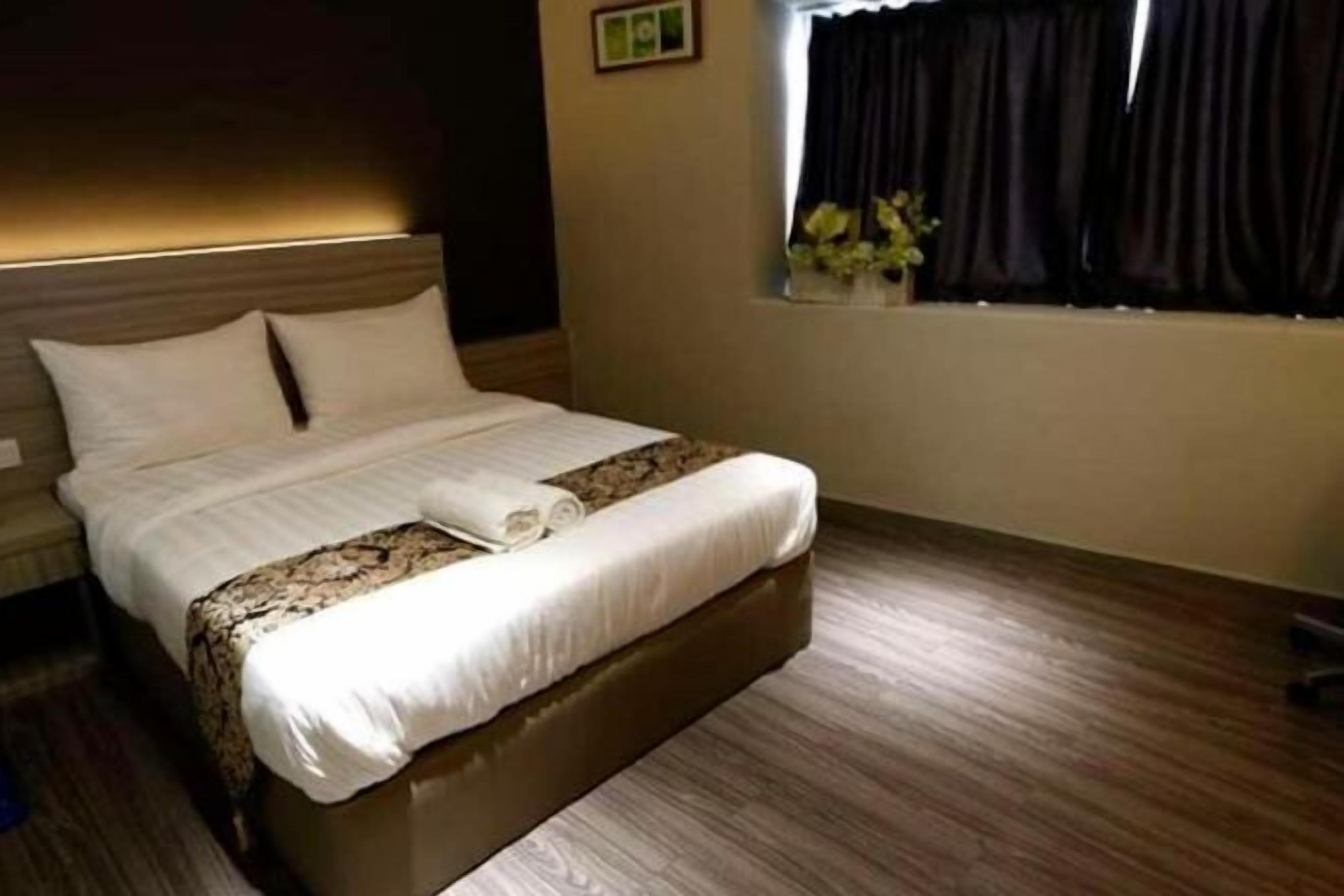 Desk, iron/ironing board, free WiFi