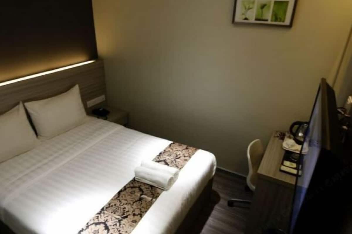 Desk, iron/ironing board, free WiFi