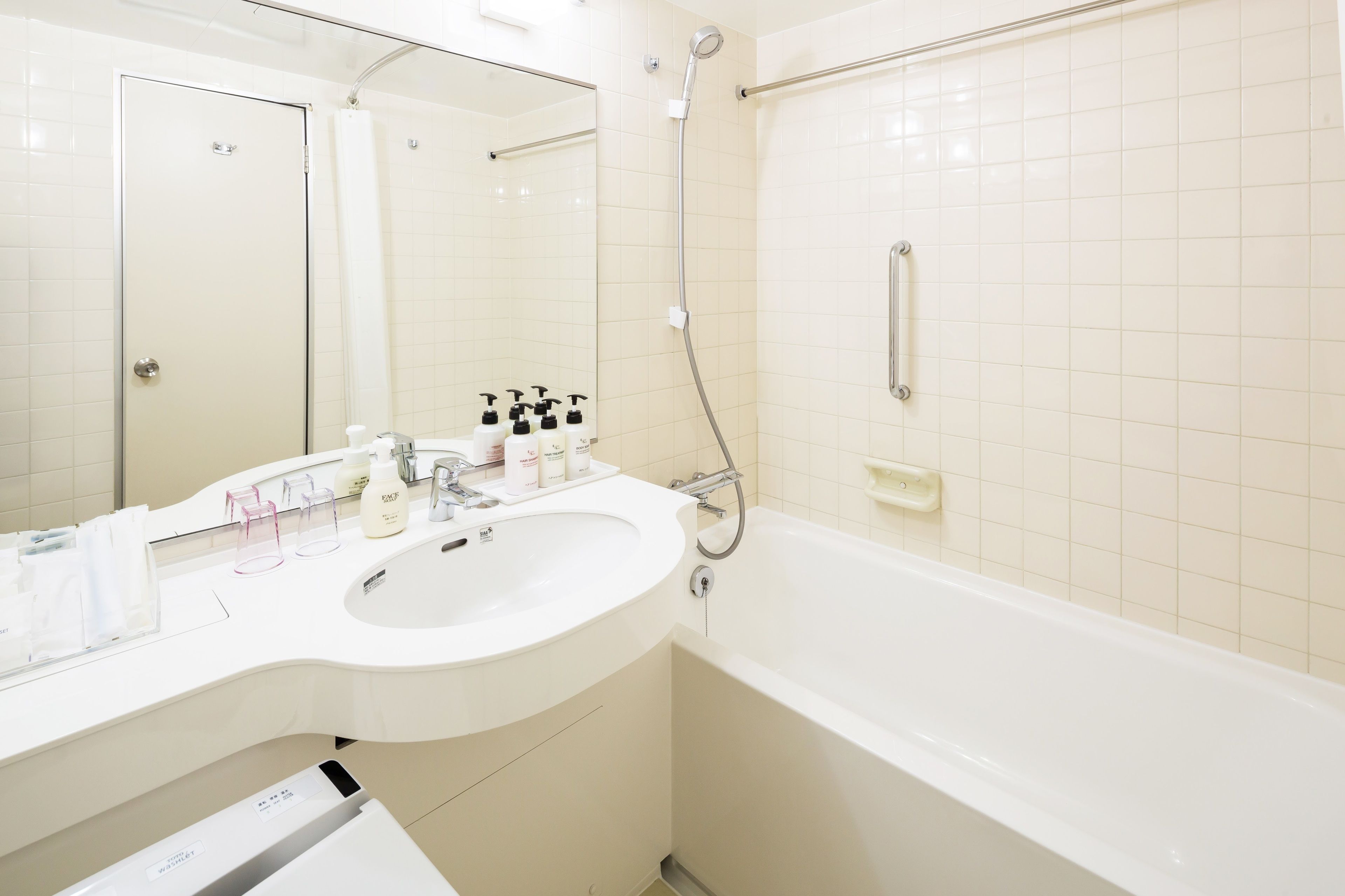 separate bathtub and shower, deep-soaking bathtub, free toiletries