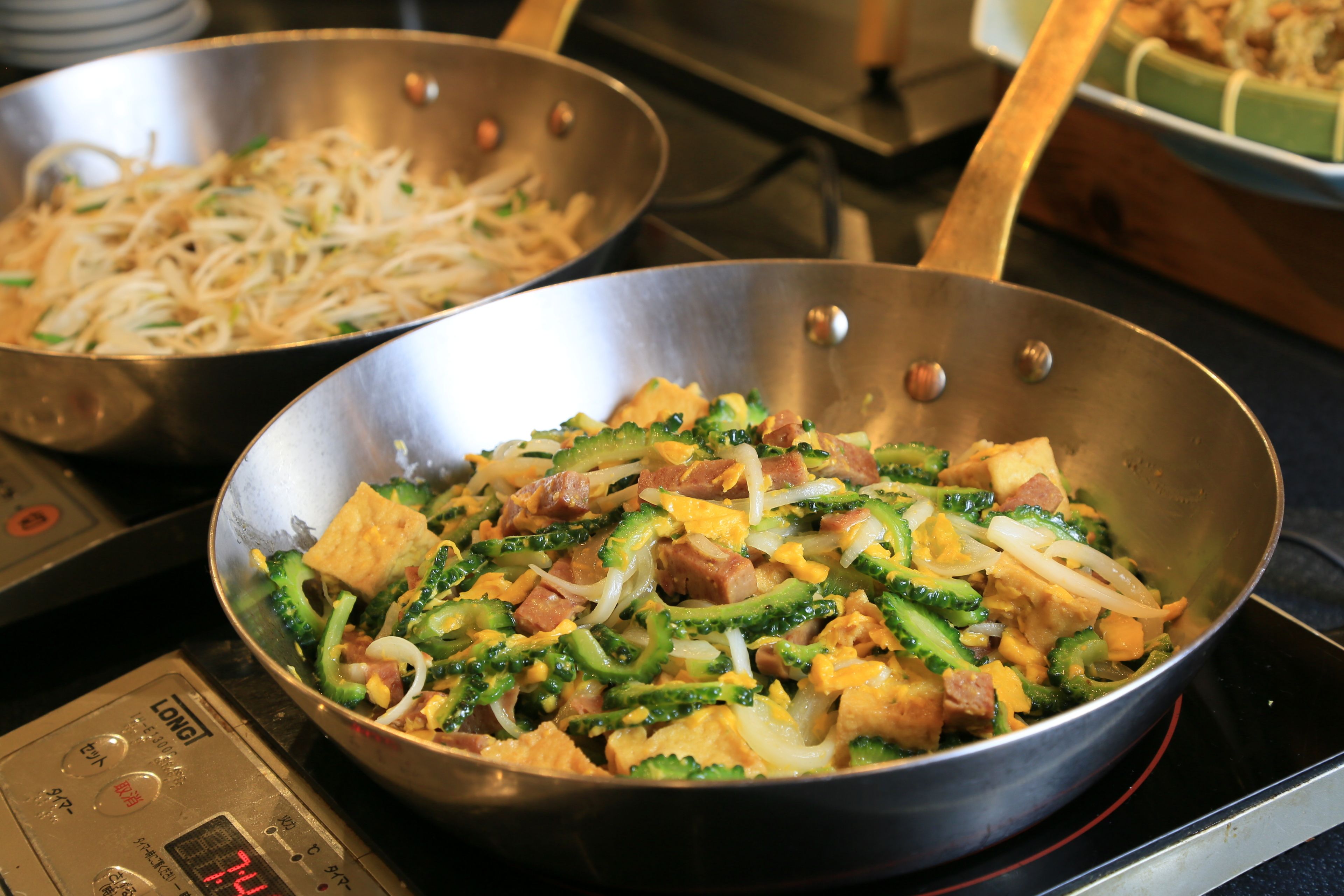 朝食 (ビュッフェ)、毎日提供 (1 名様 2700 JPY)