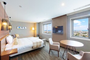 Deluxe King Room, Ocean View (1 King Bed) | In-room safe, iron/ironing board, free WiFi - Art Hotel Ishigakijima (Ishigaki)