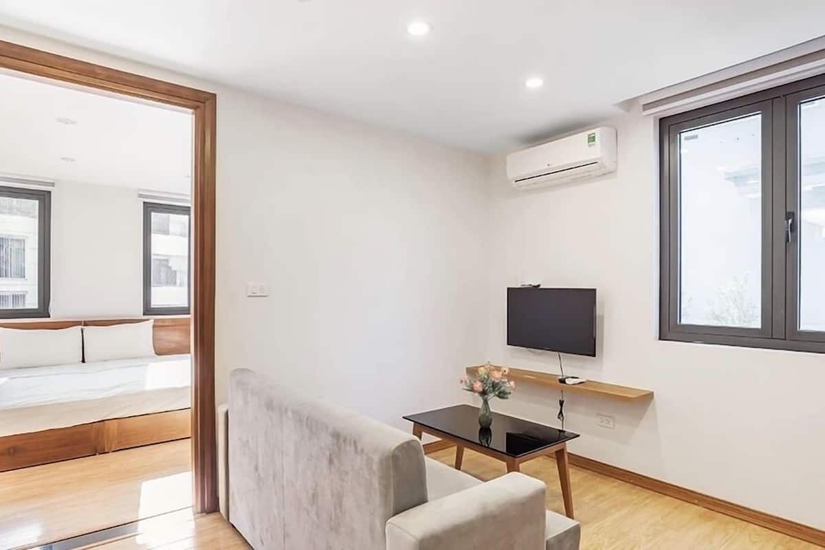 Departamento, 1 habitación | Escritorio, espacio para trabajar con laptop y cortinas blackout