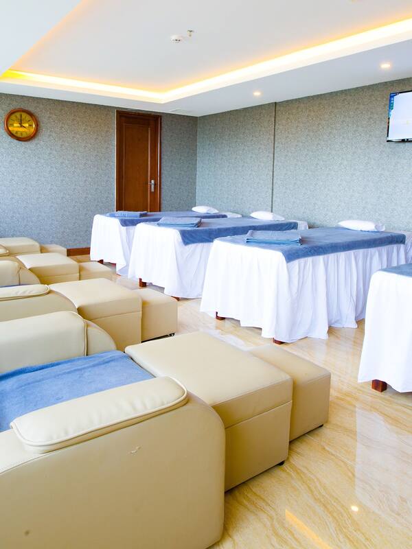 Sauna, hot tub, steam room, hot springs, body treatments