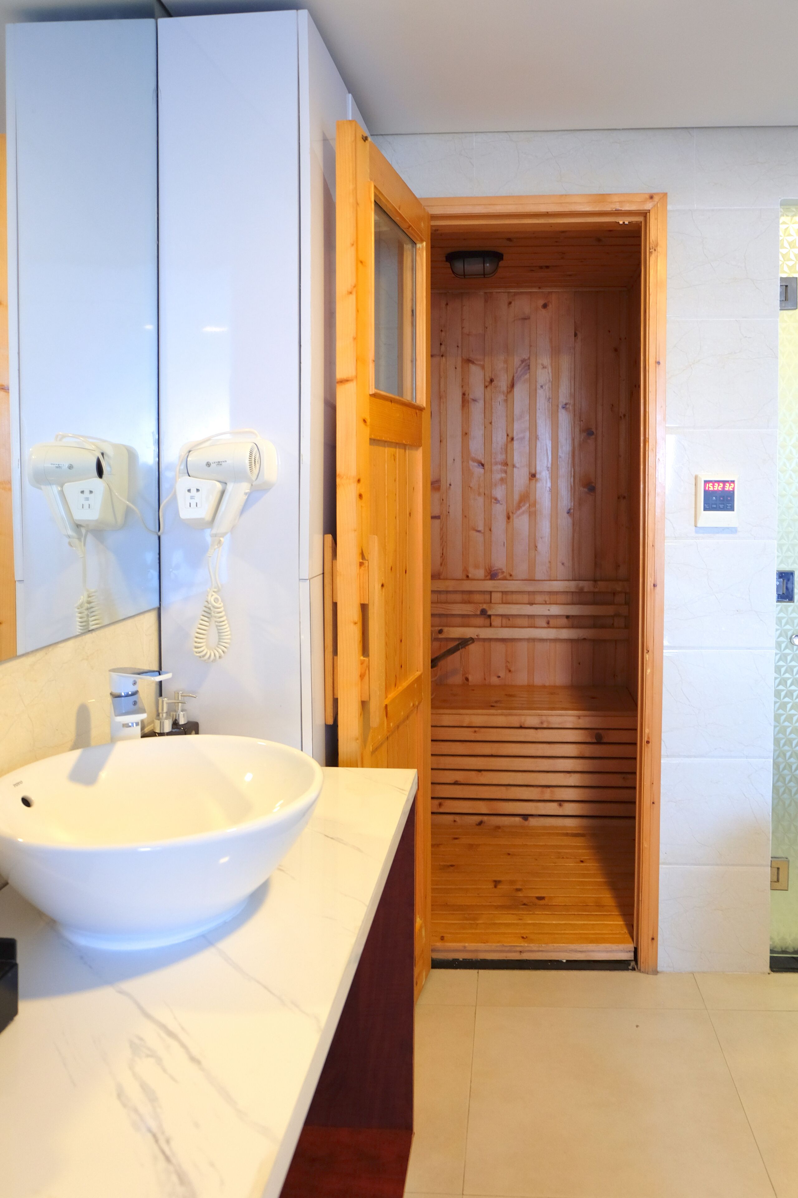 deluxe double room, sauna, sea view | bathroom | designer toiletries, hair dryer, bathrobes, slippers