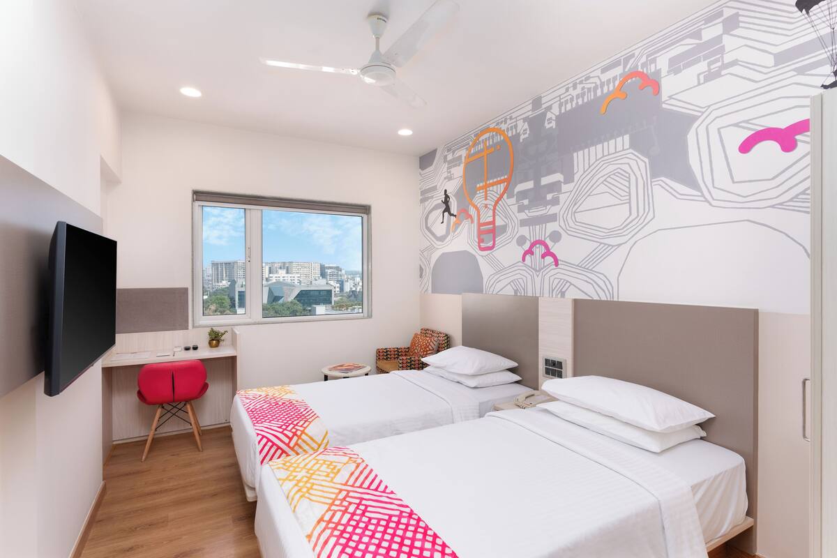 1 bedroom, in-room safe, desk, soundproofing