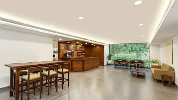 Sarapan prasmanan setiap hari (INR 250 per orang)