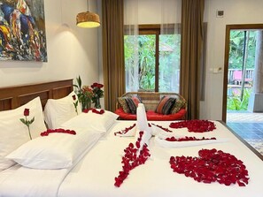 Minibar, két bảo mật tại phòng, bàn, màn/rèm cản sáng 