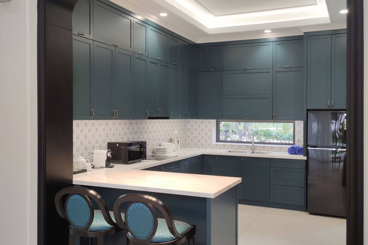 villa, 3 bedrooms, beachfront | private kitchen | electric kettle