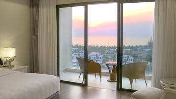 1 bedroom, minibar, in-room safe, desk