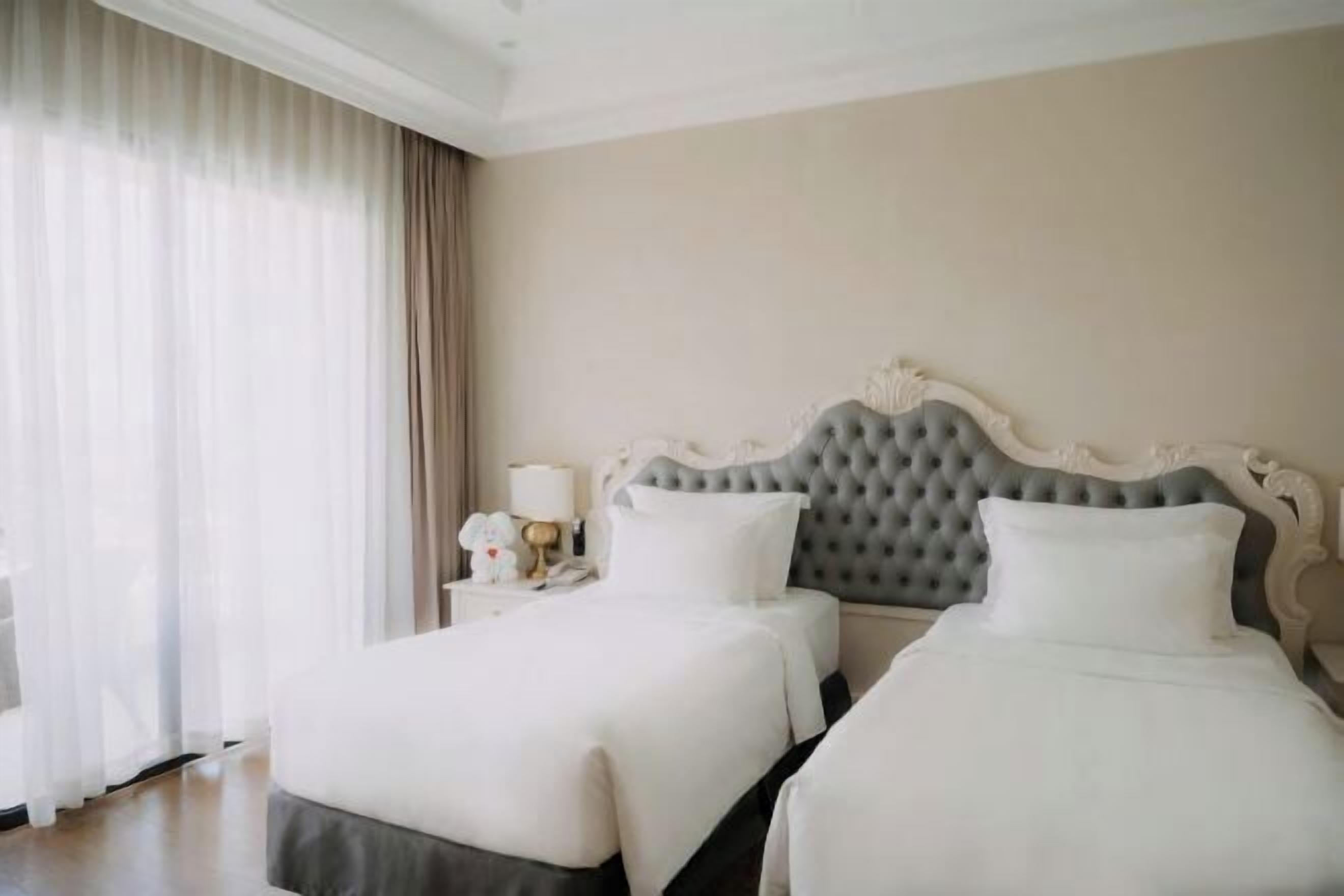 미니바, 객실 내 금고, 책상, 암막 커튼