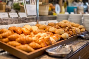 Breakfast buffet - KEIKYU EX HOTEL SHINAGAWA (EX KEIKYU EX INN Shinagawa-Station) (Tokyo)