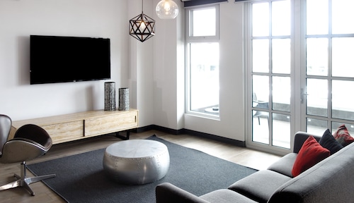 Semaphore Splash Apartments