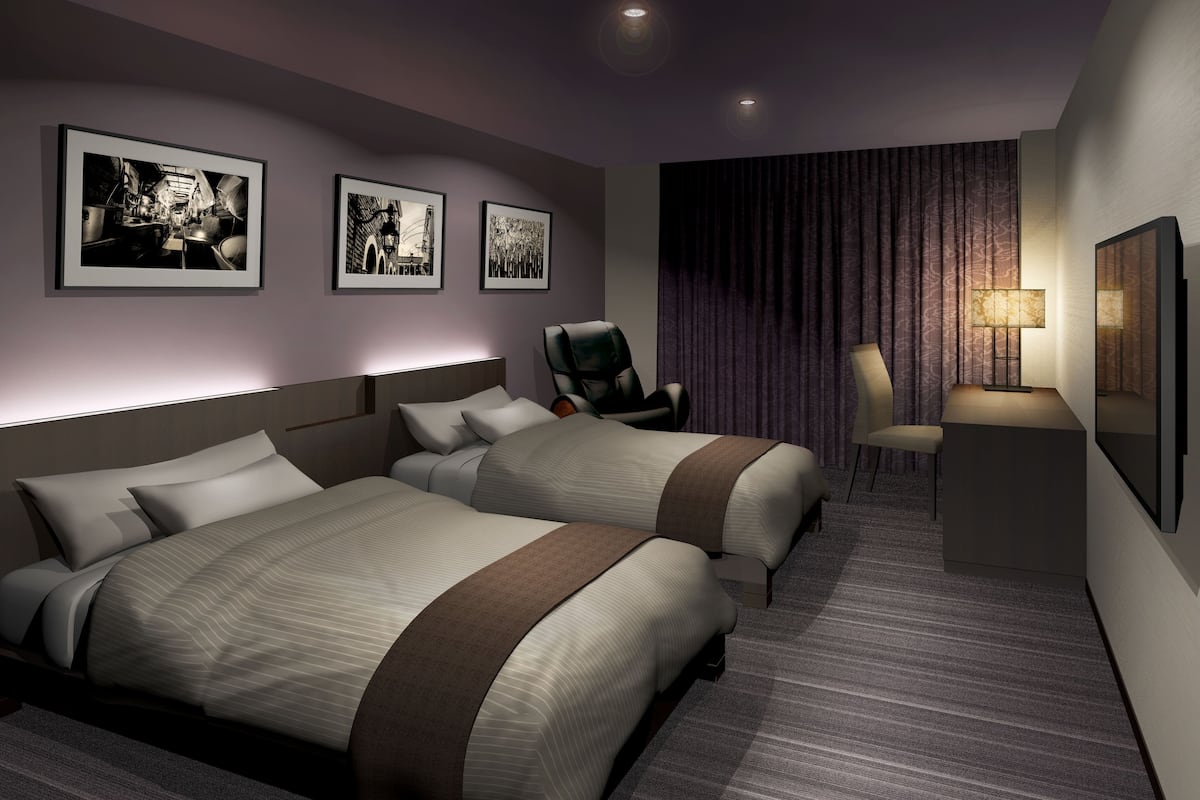 0b | premium bedding, pillow-top beds, desk, blackout curtains