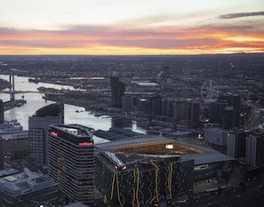 View from property - Aussie Escape Apartments - Skyline Collins Tower (Melbourne)