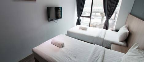 Twin Room | Desk, iron/ironing board, free WiFi