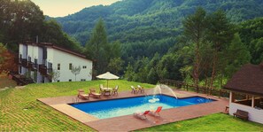 Piscine extérieure