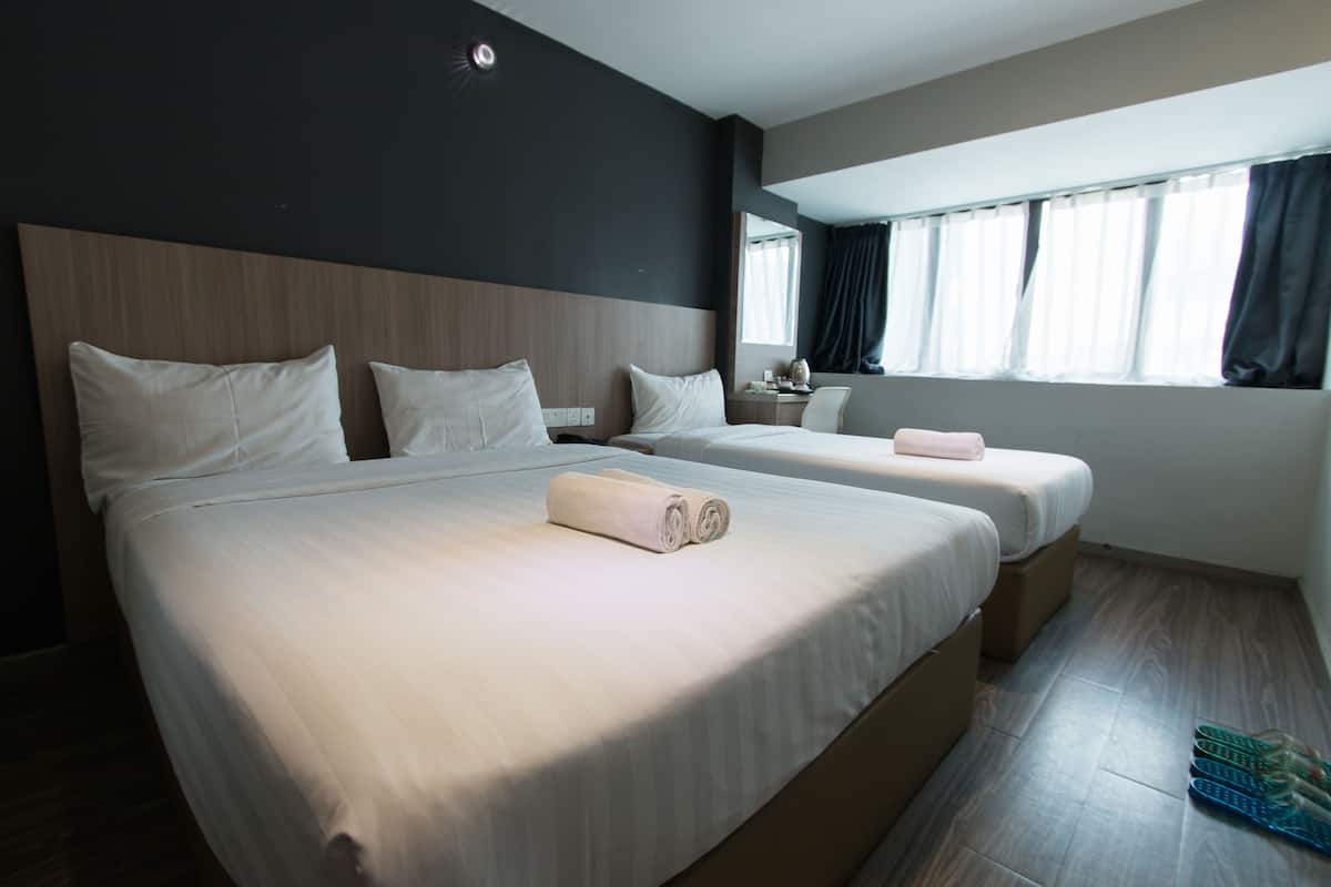 Deluxe Family | In-room safe, desk, iron/ironing board, free WiFi