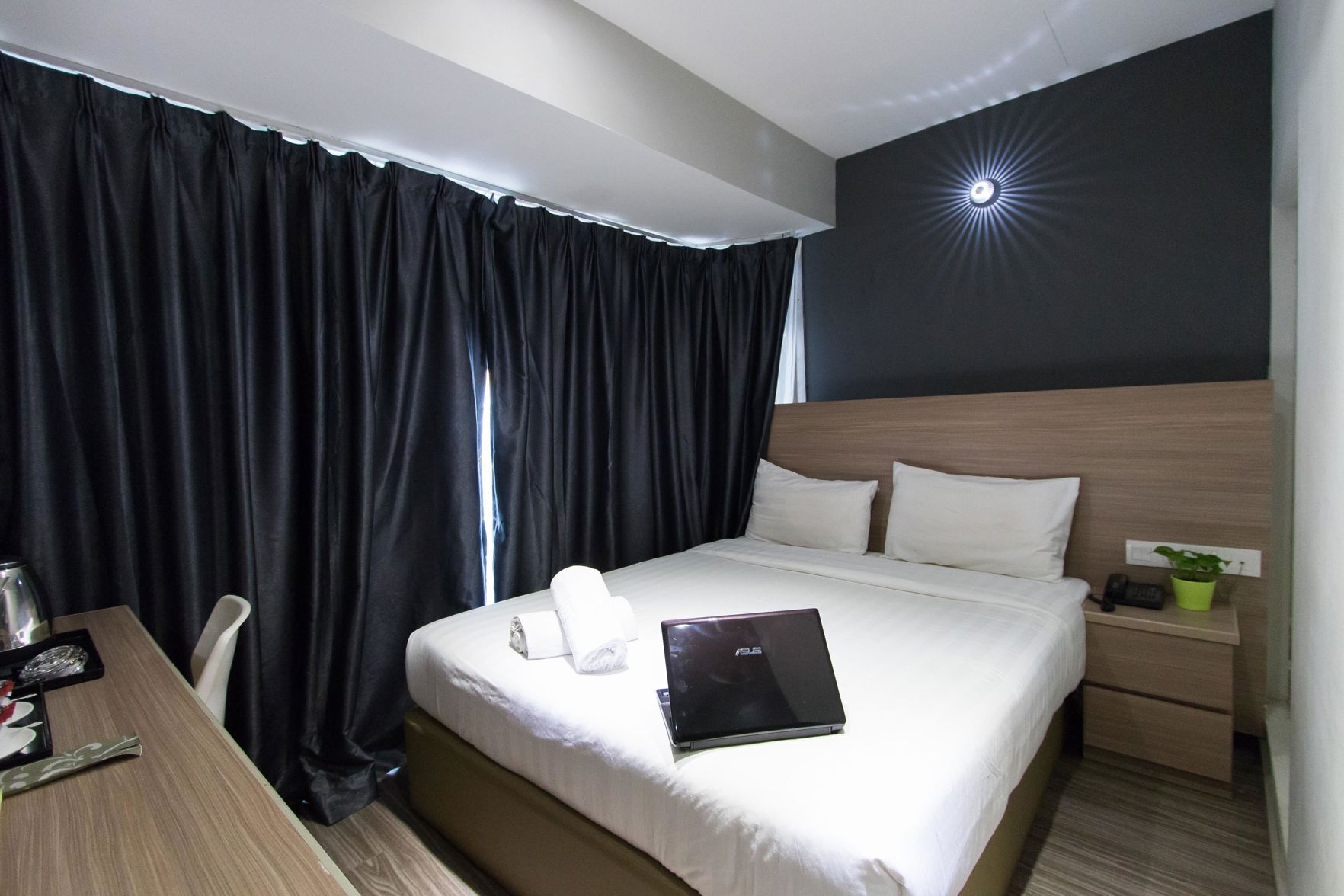 In-room safe, desk, iron/ironing board, free WiFi