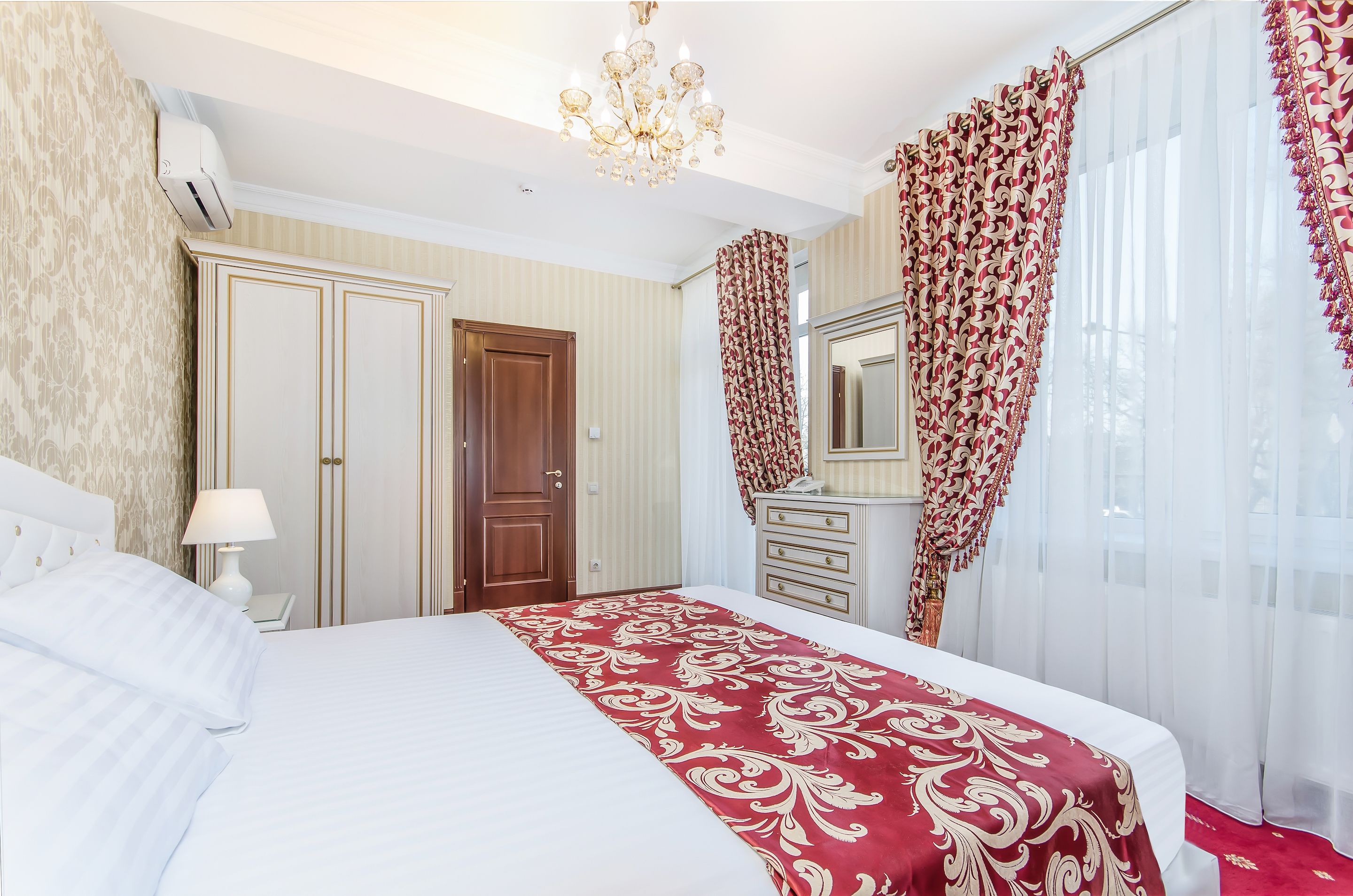 suite, balcony, park view | premium bedding, in-room safe, desk, soundproofing