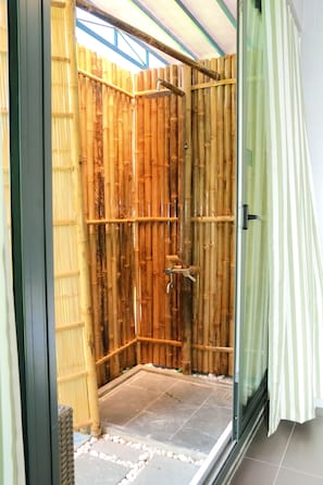 Suite | Bathroom shower - Lavini Hoi An Boutique Villa (Da Nang)