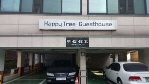 واجهة المنشأة