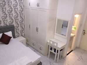 Deluxe Room (Window)