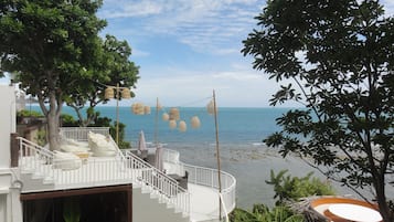 Breakfast, lunch, dinner served; Thai cuisine, beach views