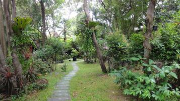 Wooden Bungalow with Garden View | Áreas de la propiedad