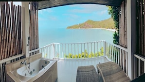 Deluxe Bungalow with Sea View | Lanai