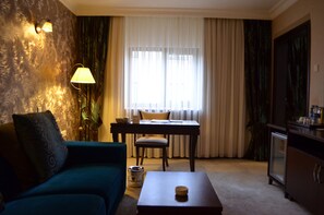 Suite | Living area | LCD TV - Asrin Park Hotel & Spa Convention Center (Ankara)