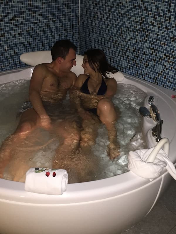 Sauna, hot tub, steam room, Turkish bath, body treatments, facials